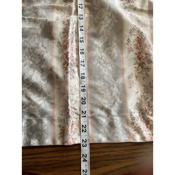 Set of two floral striped pillow shams 23”x28” - Picture 5 of 5